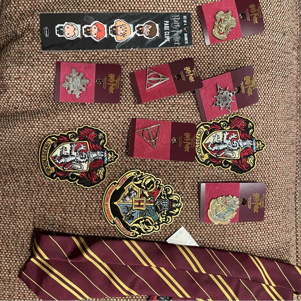 Harry Potter pin and crest lot. Wizarding world.